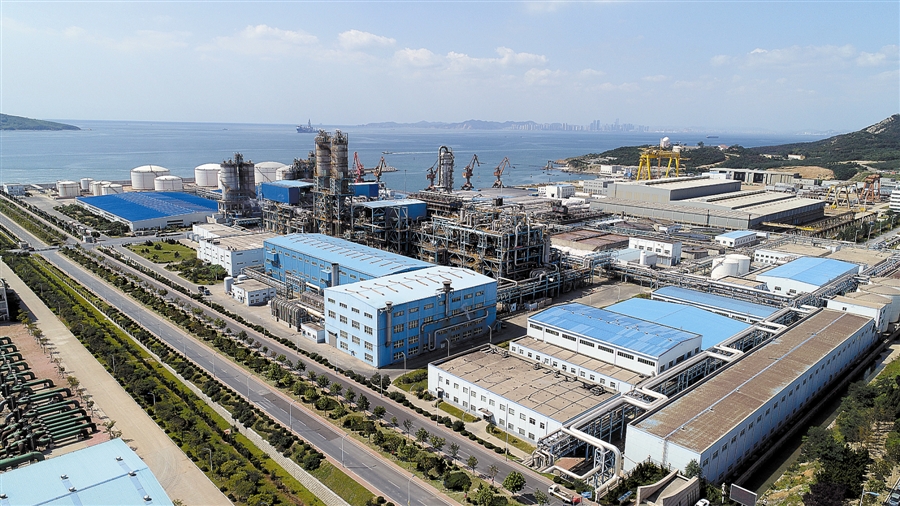 发力产业链下游，大连精细化工活力涌流